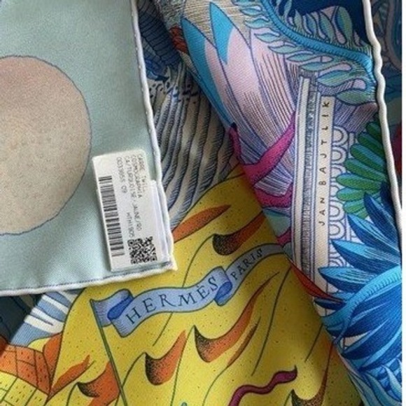 Hermes Cosmographia Universalis Silk Scarf Jan Bajtlik Turquoise Yellow Red 90cm - View 3