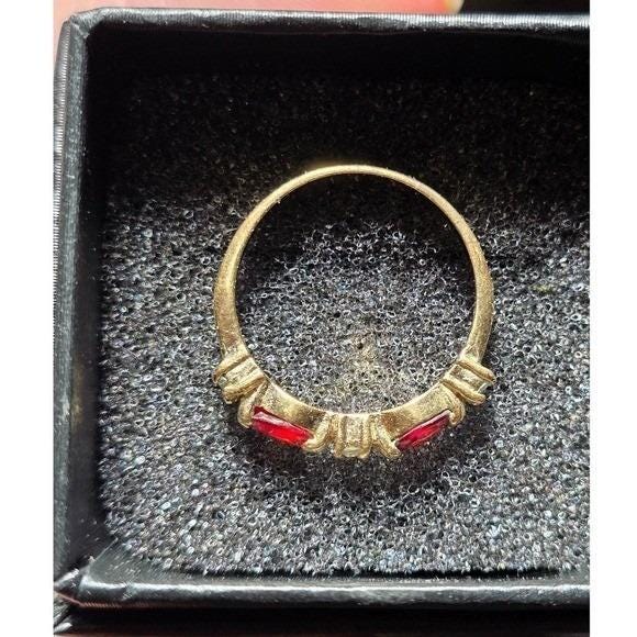 Vintage Red & Clear Rhinestone Ring Size 7 Gold Tone Prong Set Stacking Band