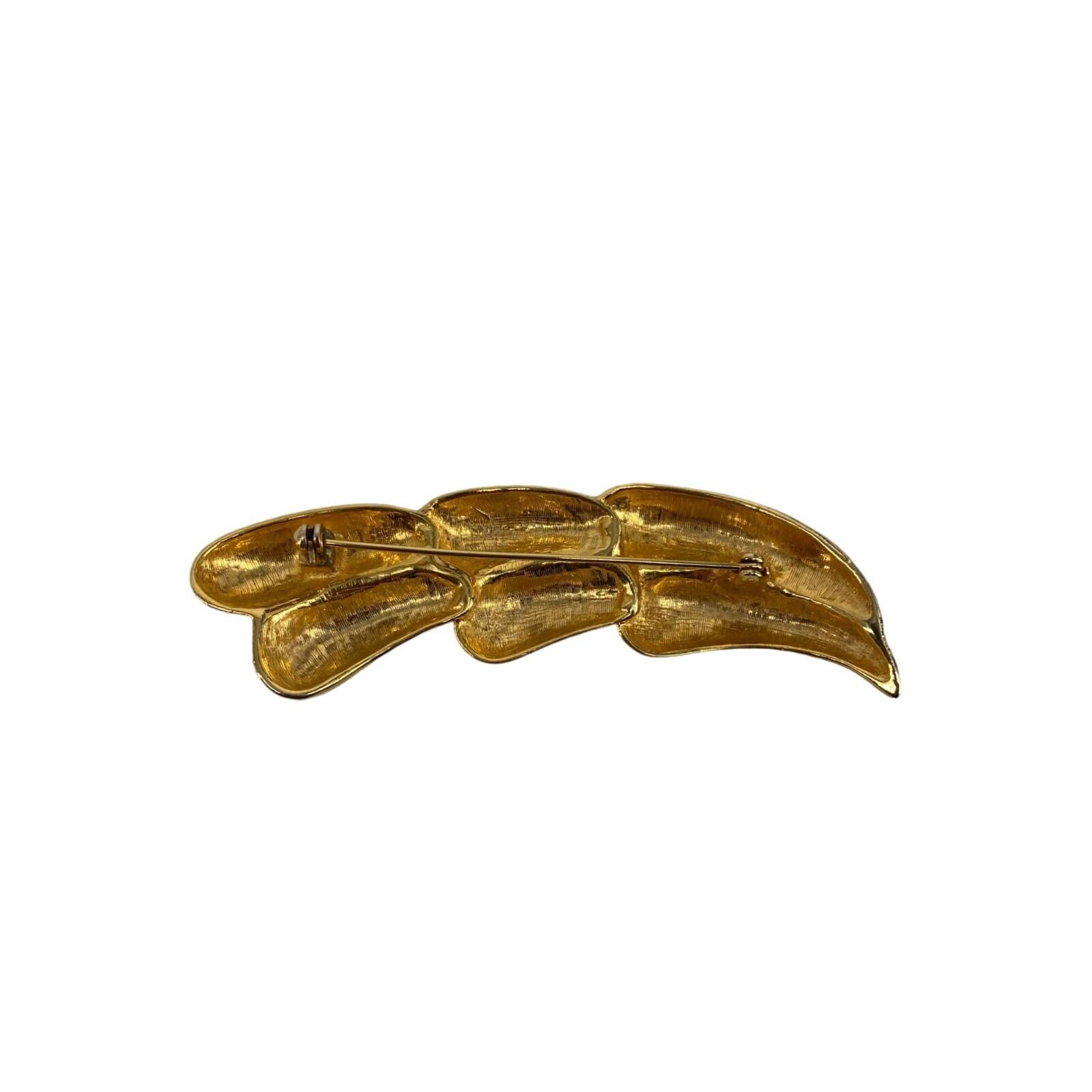 Vintage Unsigned Monet Gold Tone Leaf Brooch Pin