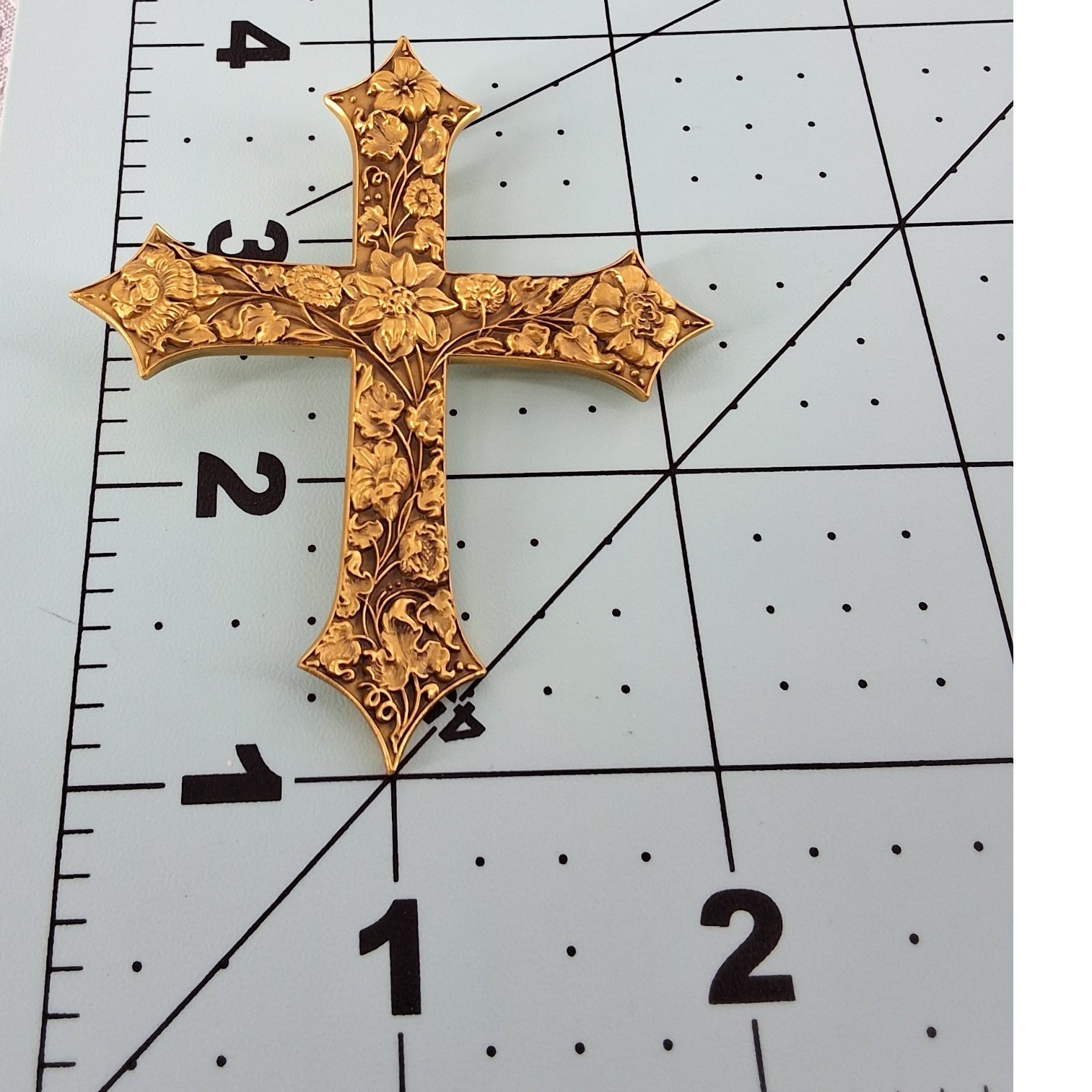 Johannes Hanias NGA Vintage Gold Tone Floral Cross Pendant National Gallery - View 3