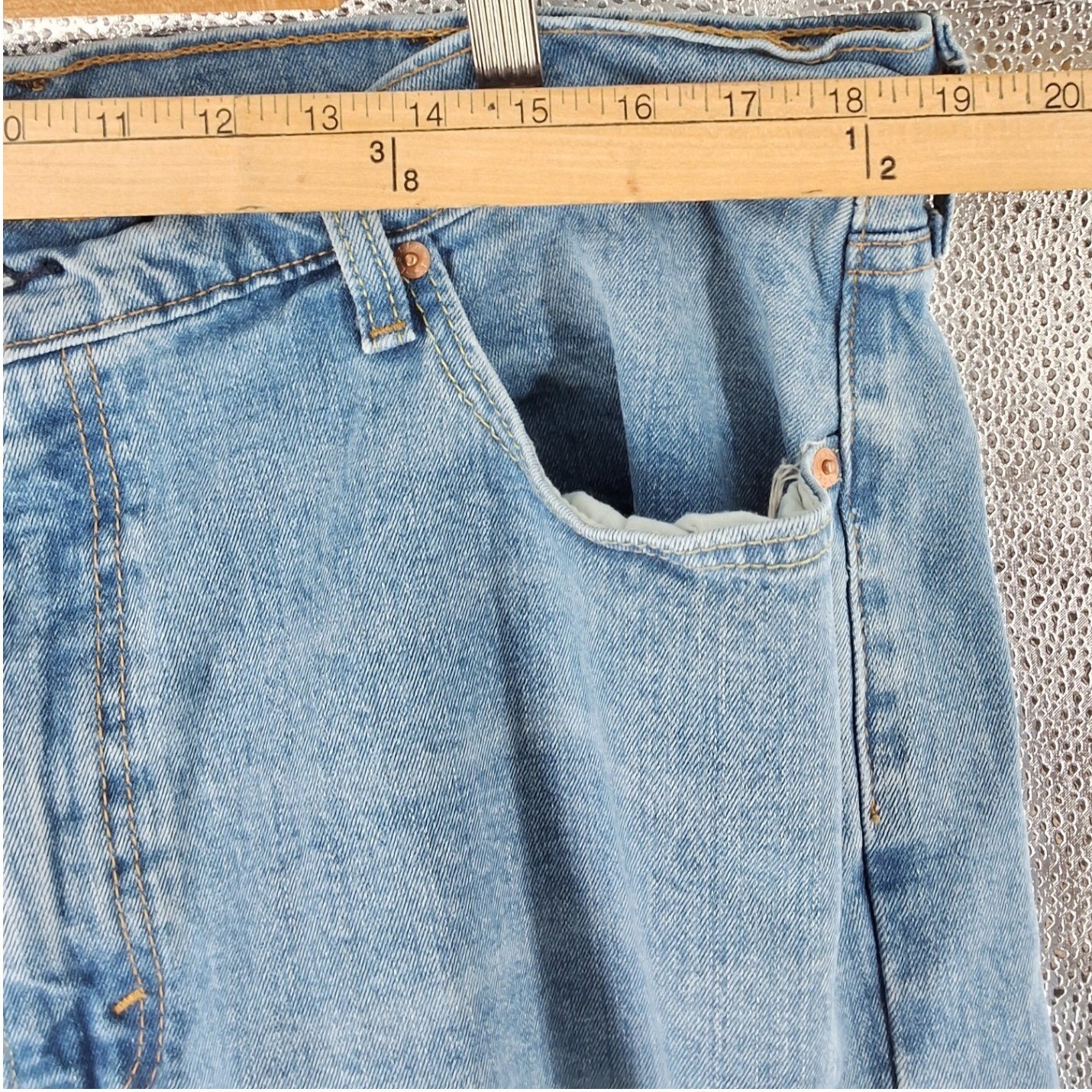 Levis 550 Relaxed Fit Tapered Leg Highrise Denim Jeans W40 L30 Medium Wash - View 7