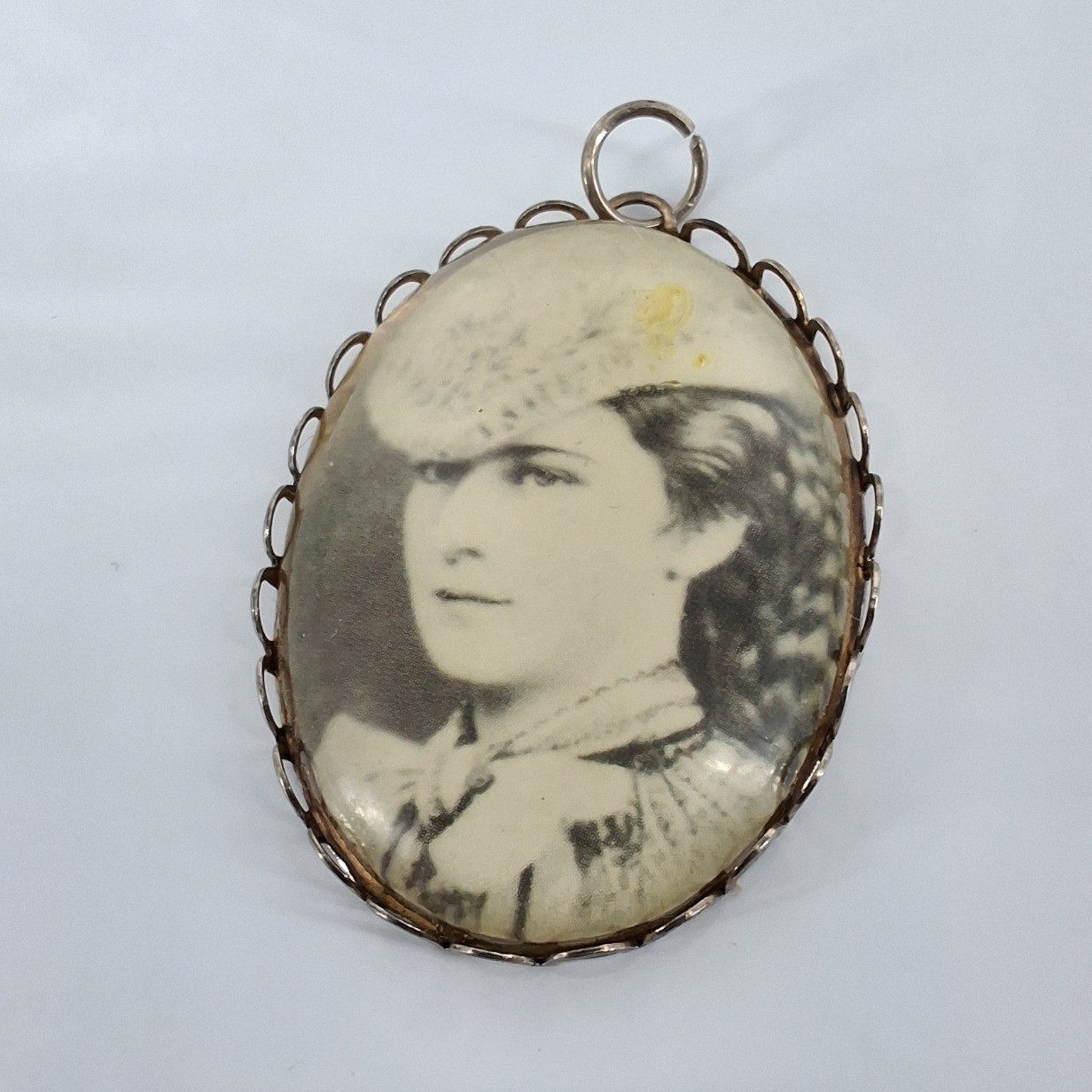 Vintage Victorian Style Photo Pendant Oval Portrait Woman Silver Tone Scalloped