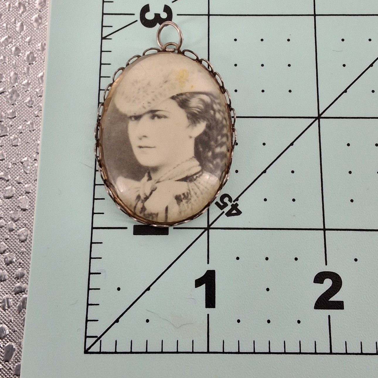 Vintage Victorian Style Photo Pendant Oval Portrait Woman Silver Tone Scalloped - View 3