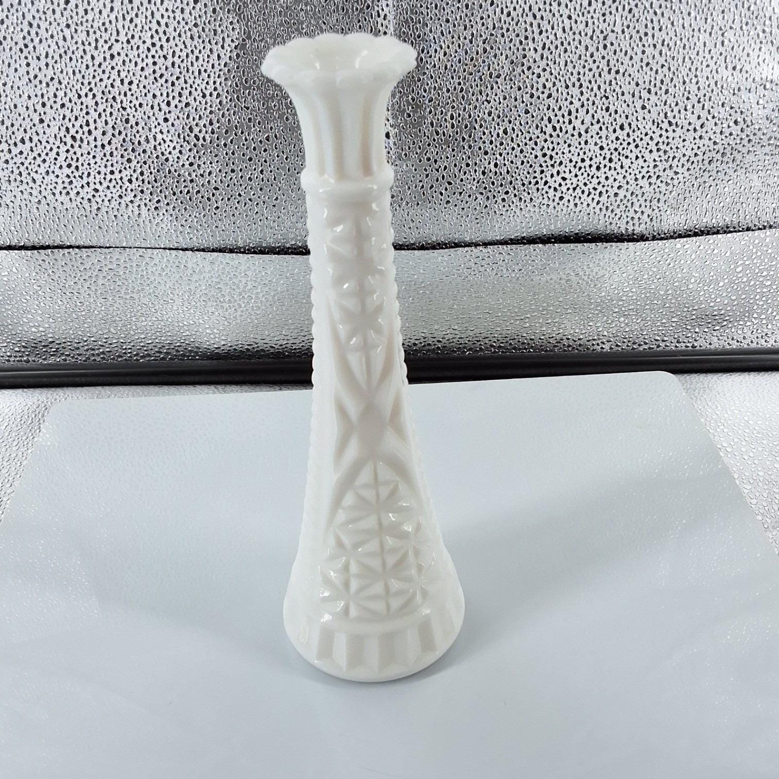 Vintage Anchor Hocking Milk Glass Stars and Bars Bud Vase Set of 2 White 9 inch - View 5