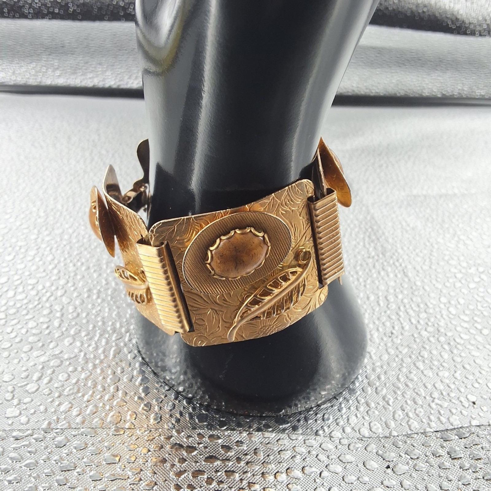 Vintage 1970s Brutalist Tiger's Eye 5-Panel Link Bracelet Gold Tone 8" - View 6