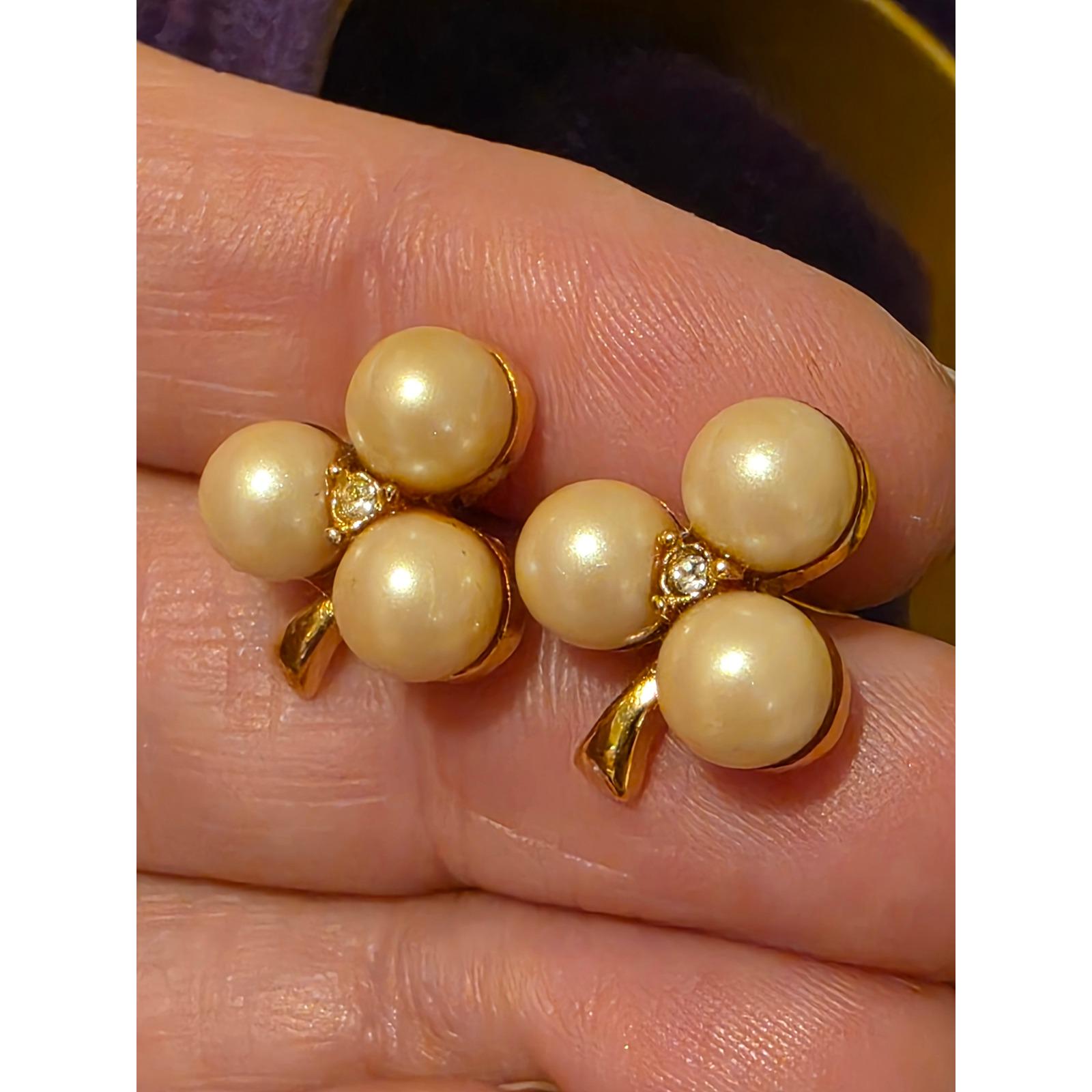Vintage Gold Tone Faux Pearl Cluster Stud Earrings Rhinestone Clover Shape - View 9