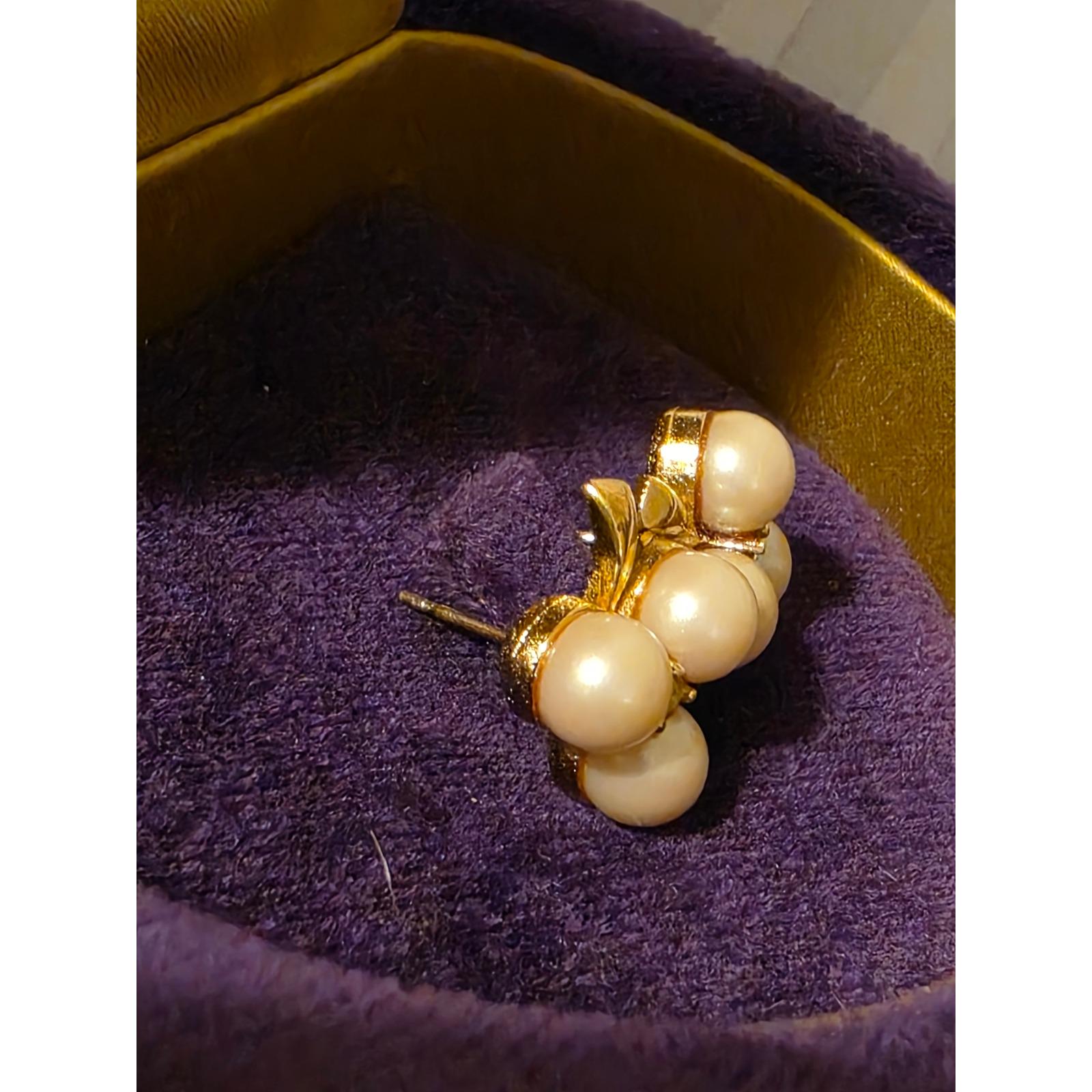 Vintage Gold Tone Faux Pearl Cluster Stud Earrings Rhinestone Clover Shape - View 7