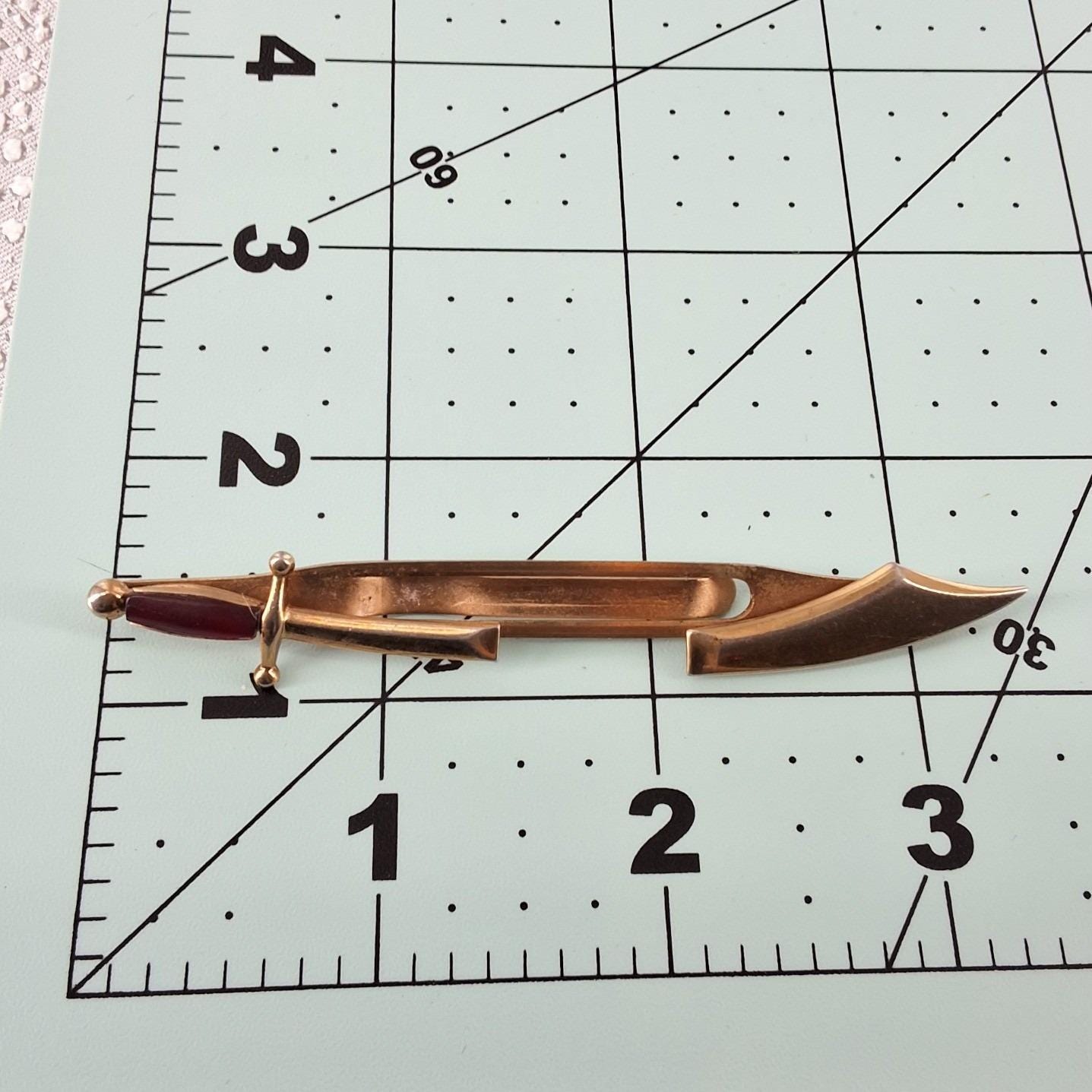 Vintage Swank Gold Tone Scimitar Sword Tie Scarf Clip Red Cabochon Hilt - View 4