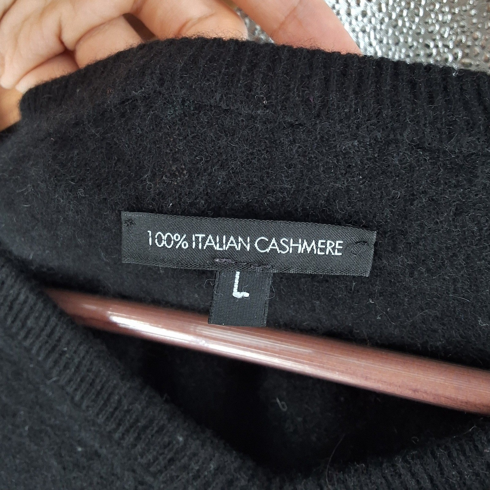 Studio 100% Italian Cashmere V-Neck Sweater Men Large Black Knit