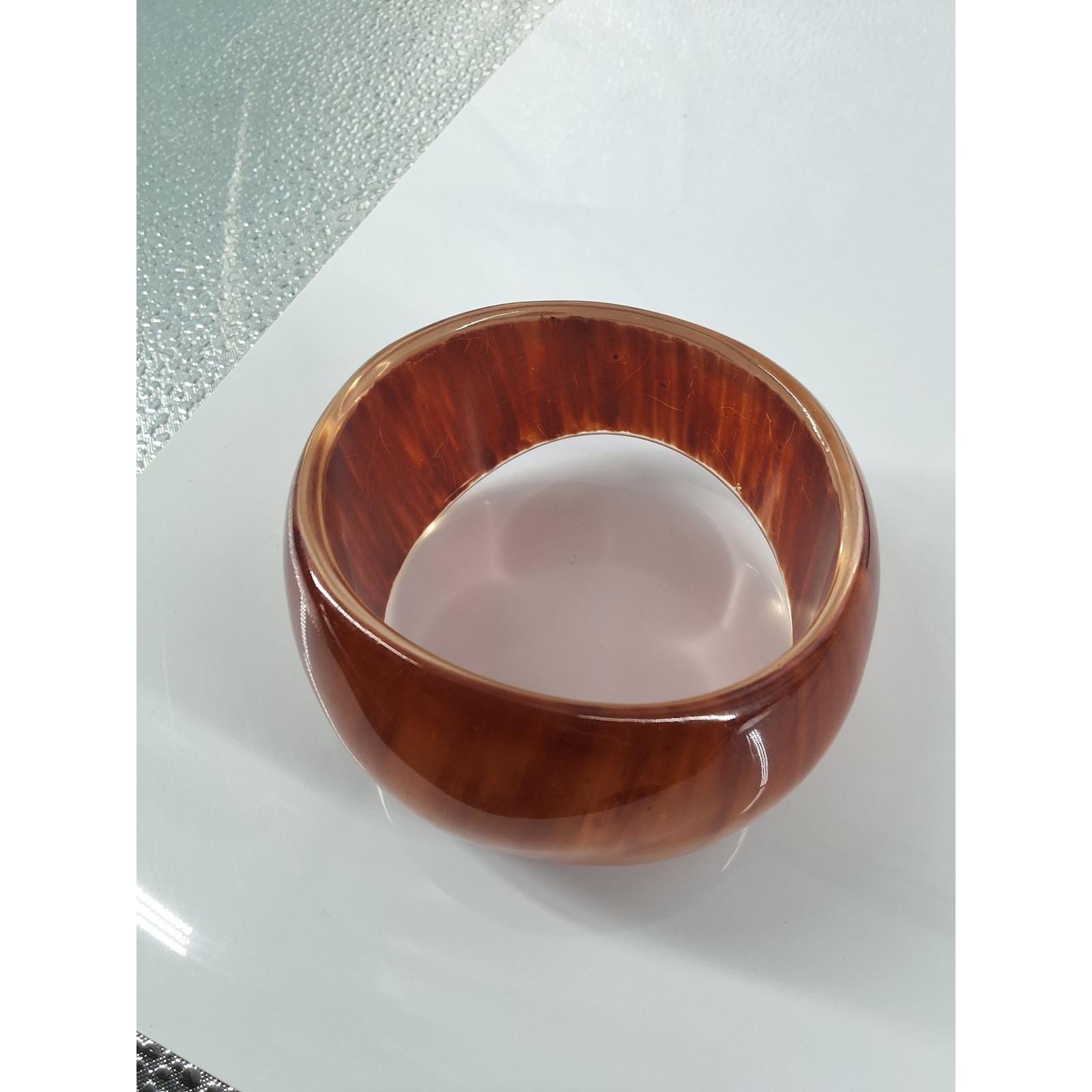 Vintage Lucite Root Beer Chunky Wave Bangle Bracelet Retro Statement Resin - View 5