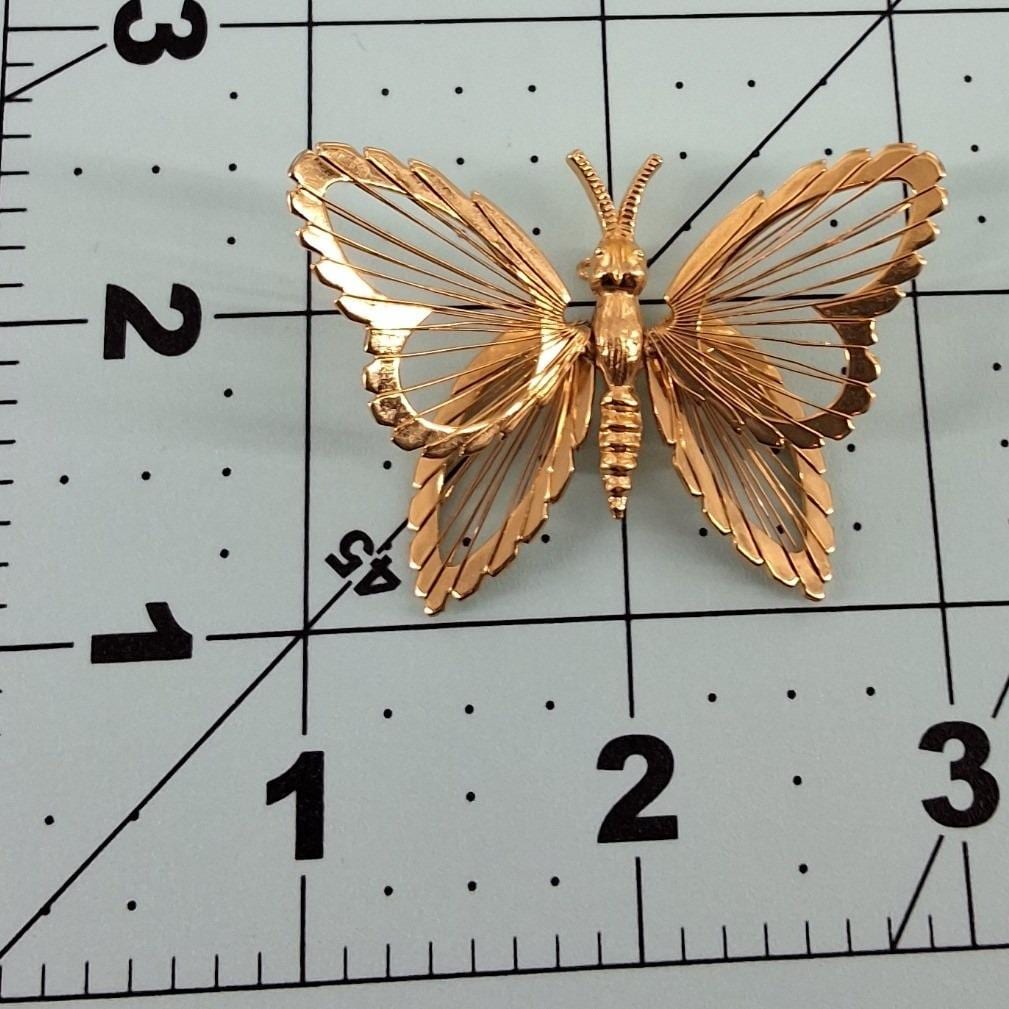 Vintage Monet Spinnerets 3D Butterfly Brooch Gold Tone Menagerie Filigree Pin - View 6