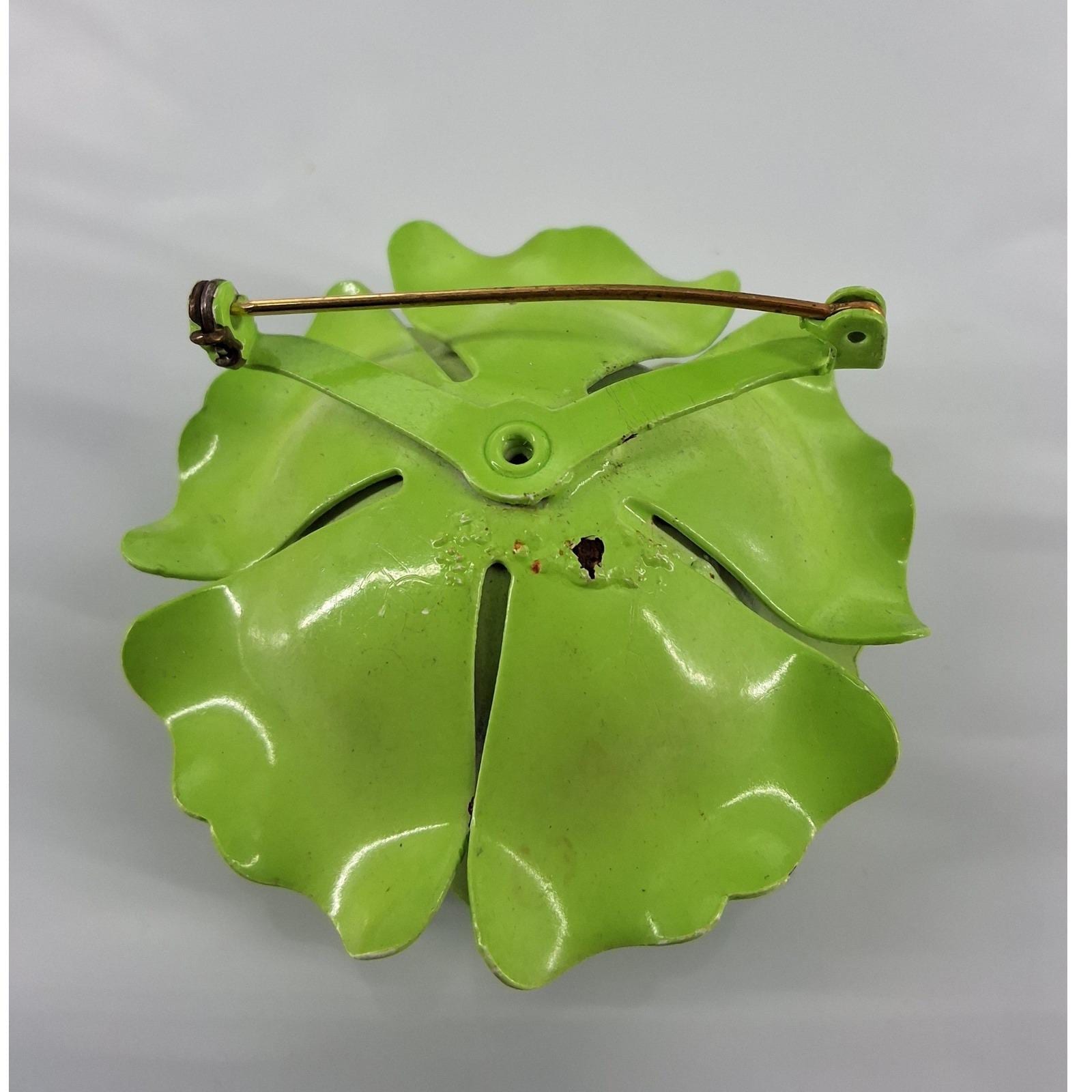 Vintage 1960s Green Enamel Flower Brooch Mod Retro Layered Metal Pin 2.5" - View 3