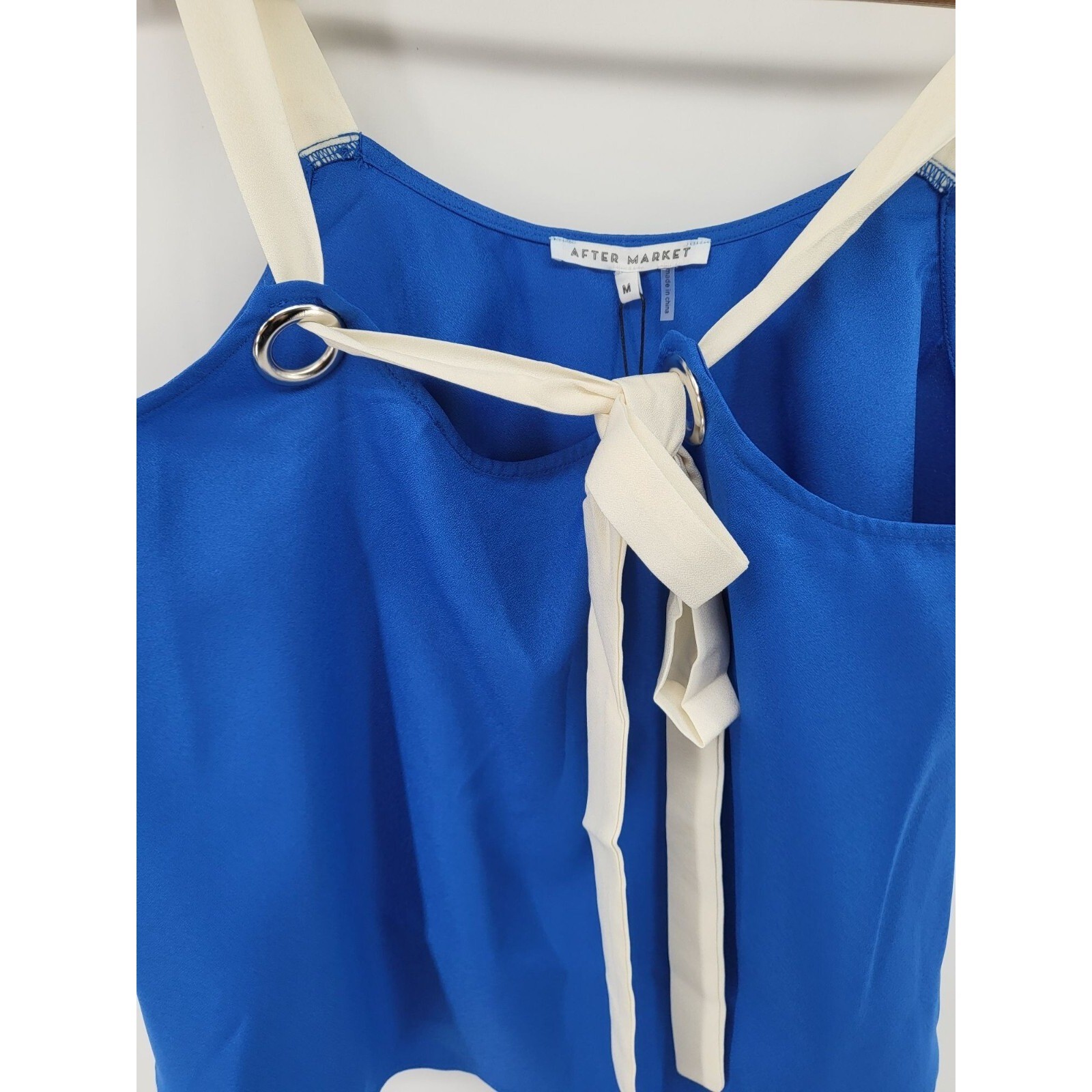 After Market NWT Blue Sleeveless Crop Top Tie Back Cream Straps Women's Size L - View 5