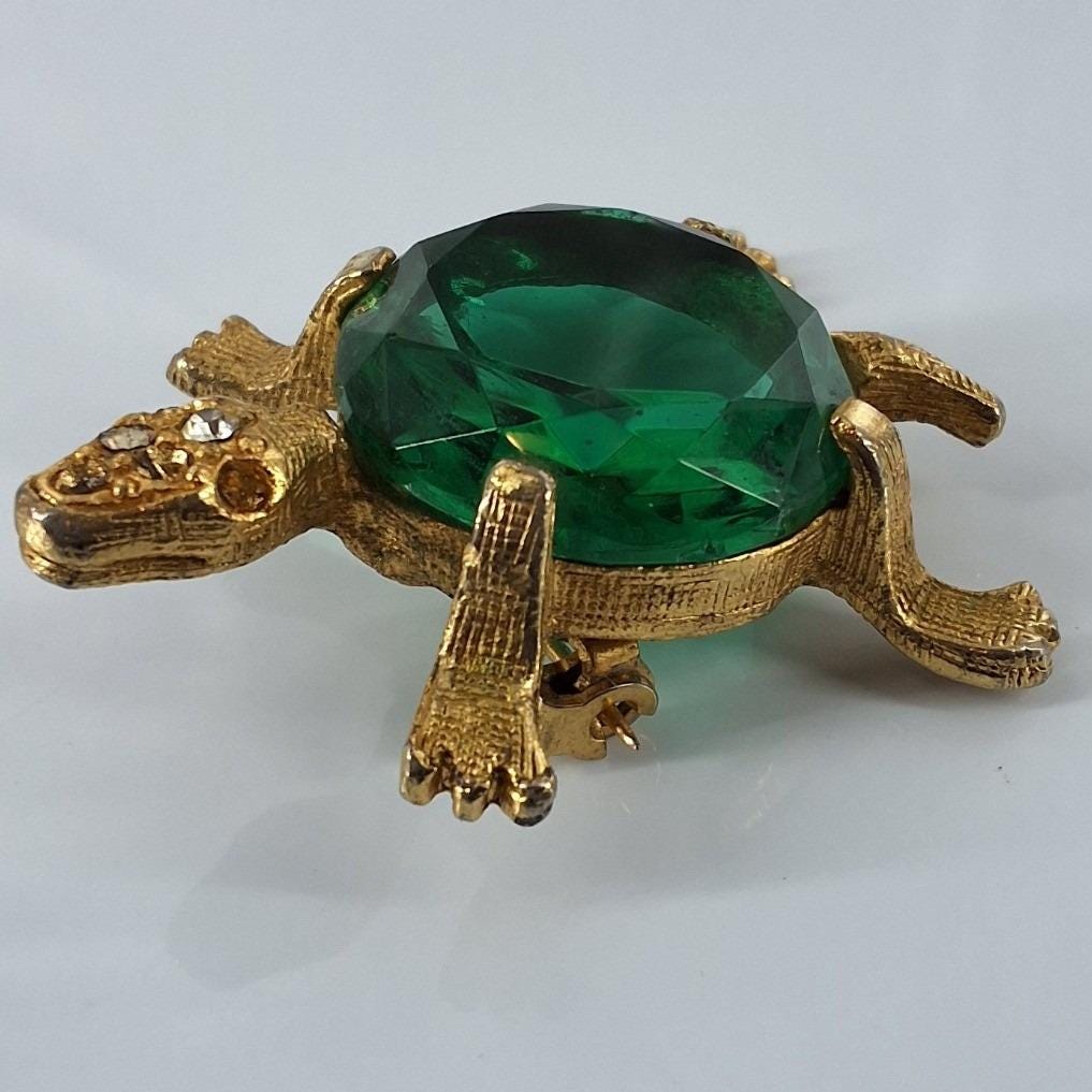 Vintage Gold Tone Turtle Brooch Emerald Green Glass Rhinestone Eye Pin - View 5
