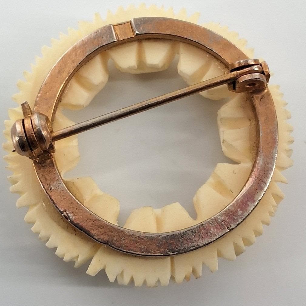 Vintage Cream Carved Celluloid Flower Wreath Brooch Gold Tone Circle Pin