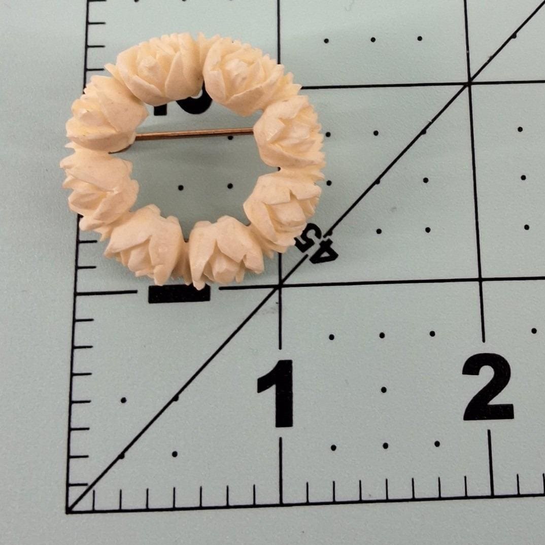 Vintage Cream Carved Celluloid Flower Wreath Brooch Gold Tone Circle Pin - View 3
