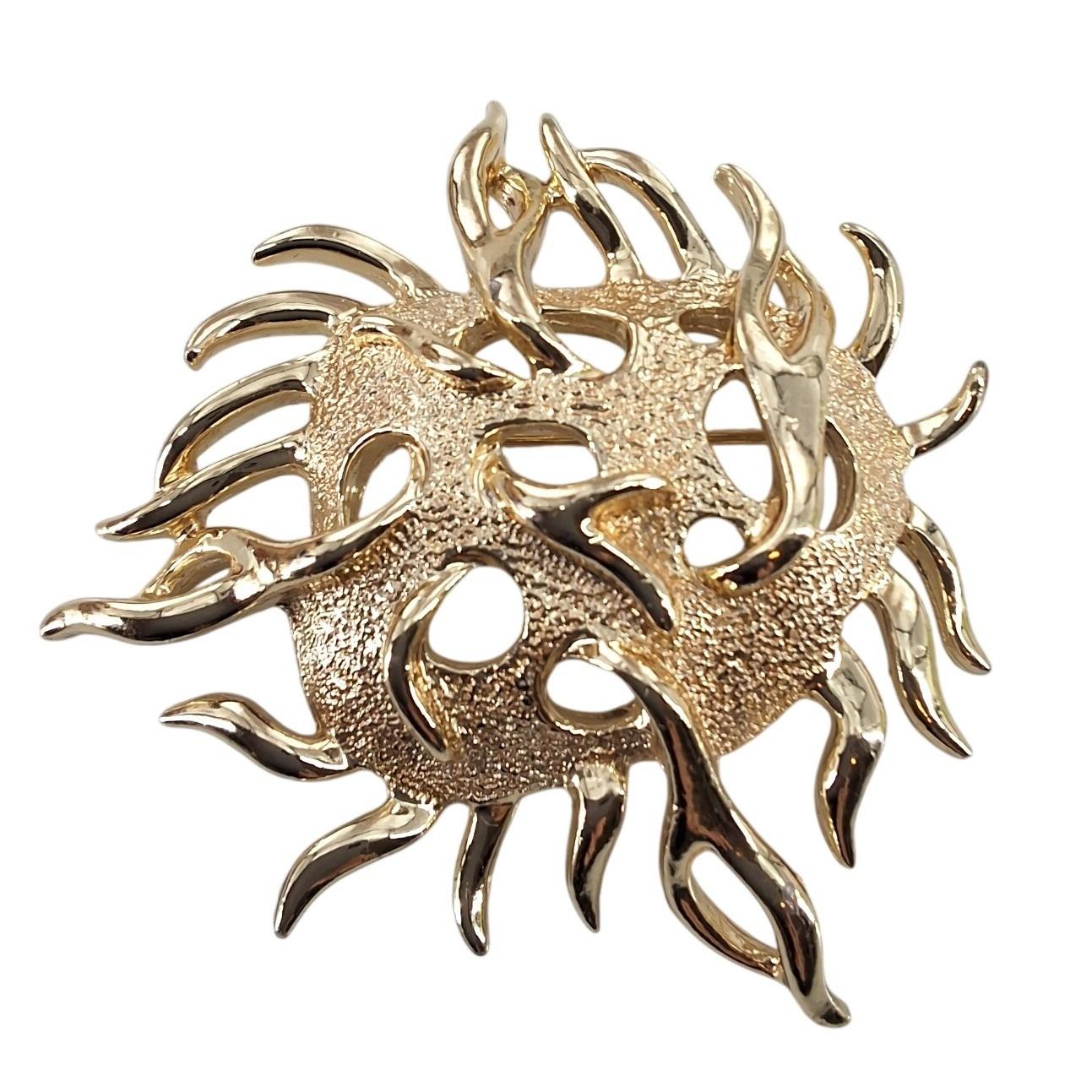 Sarah Coventry "Stunning" Vintage Sunburst Brooch 1958/1971 Gold Tone MCM Pin