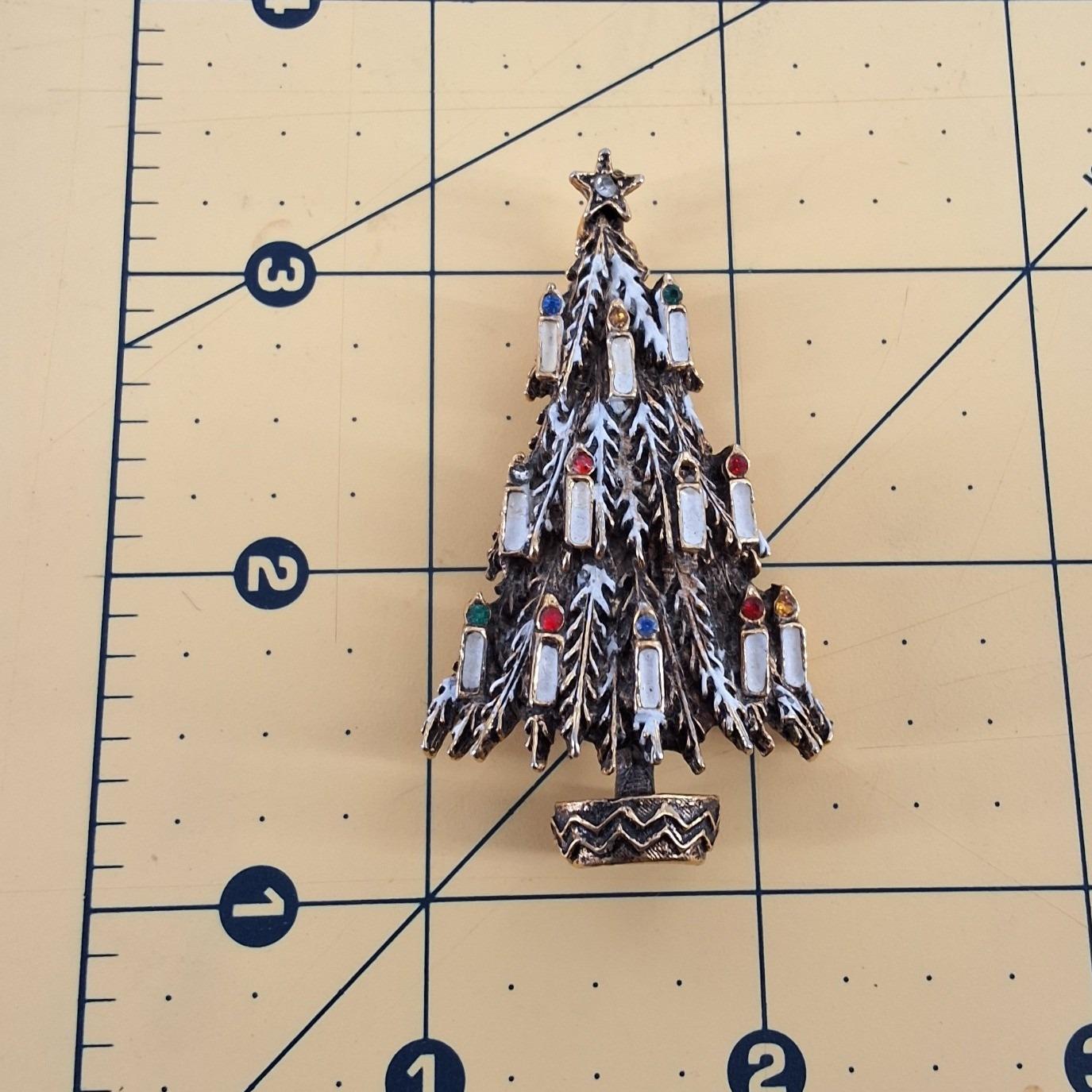 Vintage Signed Art Christmas Tree Brooch Gold Tone Snowy Enamel Rhinestone Pin - View 5