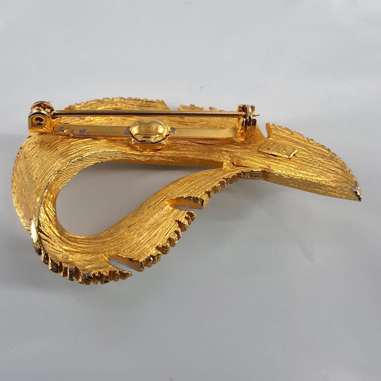 Vintage JJ Jonette White Enamel Feather Brooch Pin Signed Gold Tone 80s - View 3