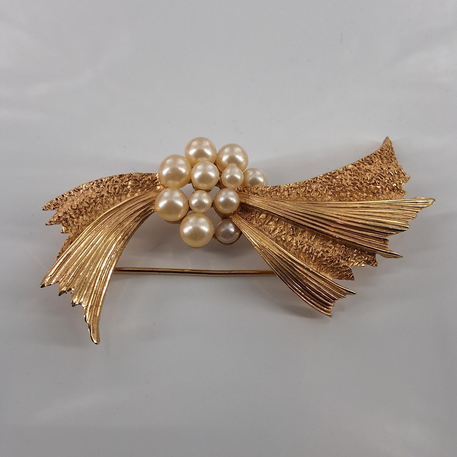 Vintage Crown Trifari Gold Tone Faux Pearl Ribbon Cluster Brooch Mid-Century - View 5