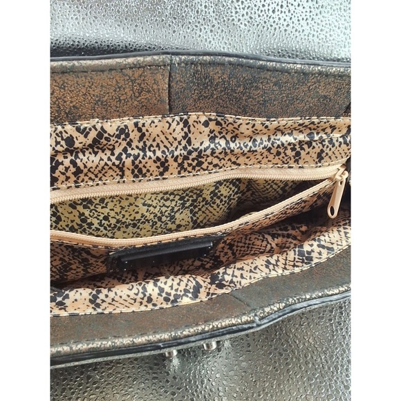 Steven by Steve Madden Lady Unique Lock Clutch Bronze Metallic Crackled - View 9