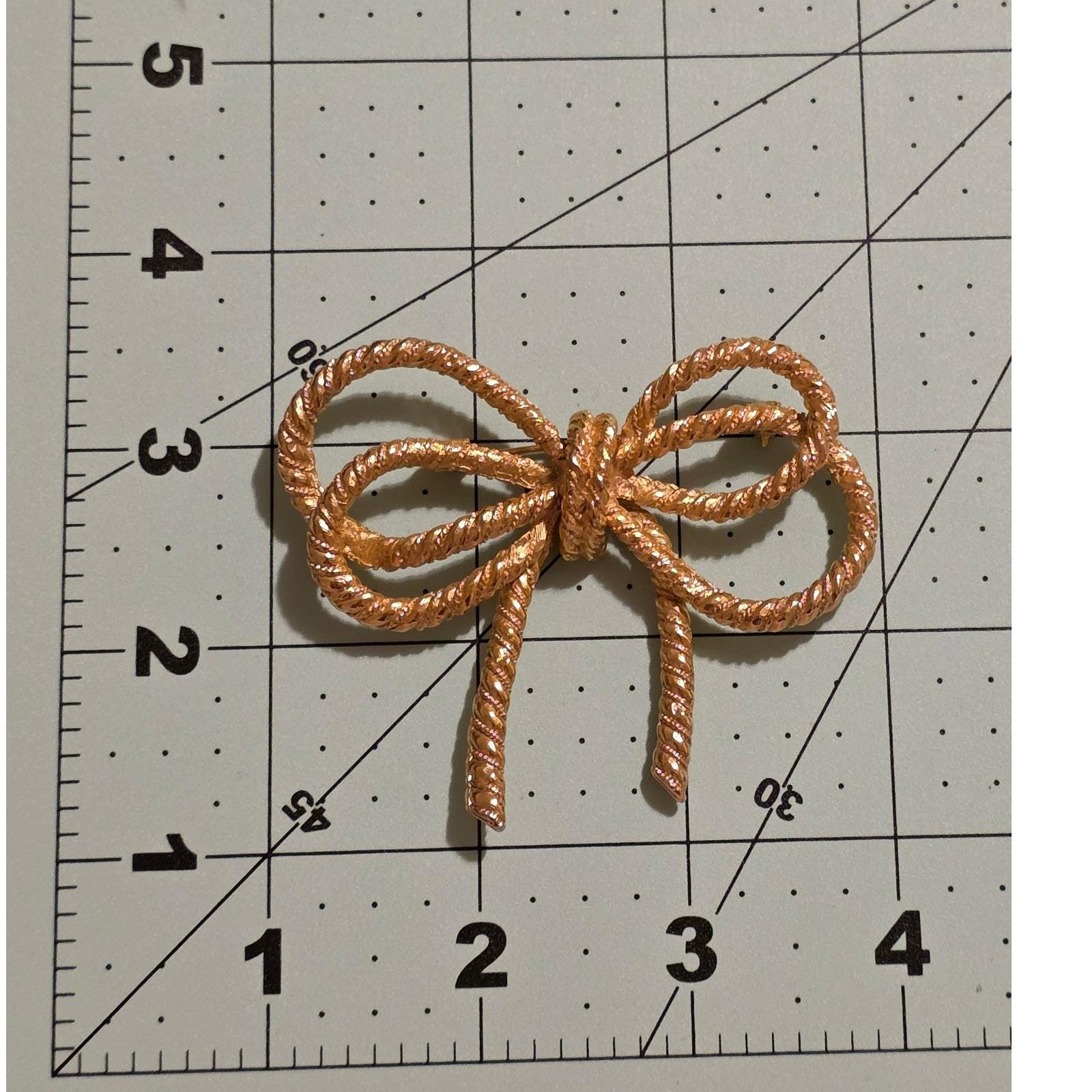 Vintage Gold Tone Twisted Rope Bow Brooch Pin 80s Textured Ribbon Statement