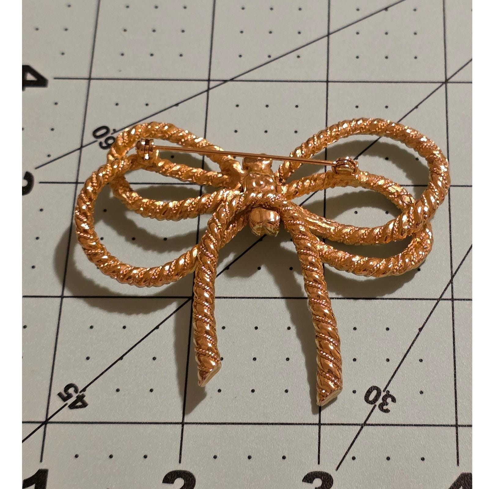 Vintage Gold Tone Twisted Rope Bow Brooch Pin 80s Textured Ribbon Statement - View 3