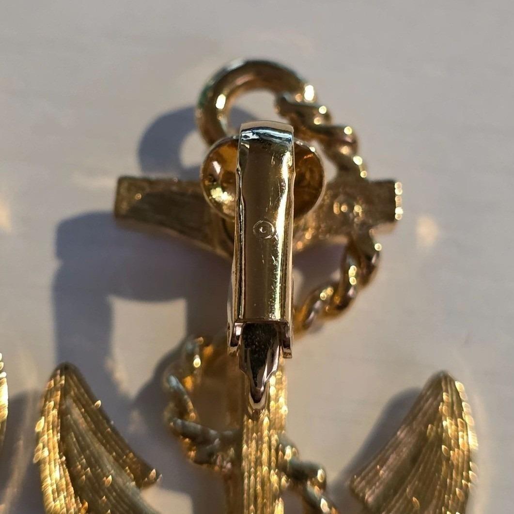 Vintage Avon Anchors Aweigh Gold Tone Red Enamel Anchor Nautical Clip On Earring - View 8