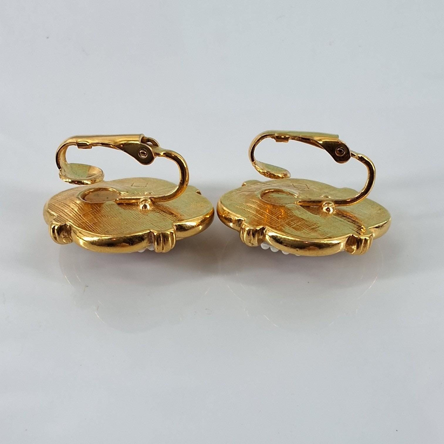 Liz Claiborne Vintage 90s Pink Cabochon Faux Pearl Halo Clip On Earrings
