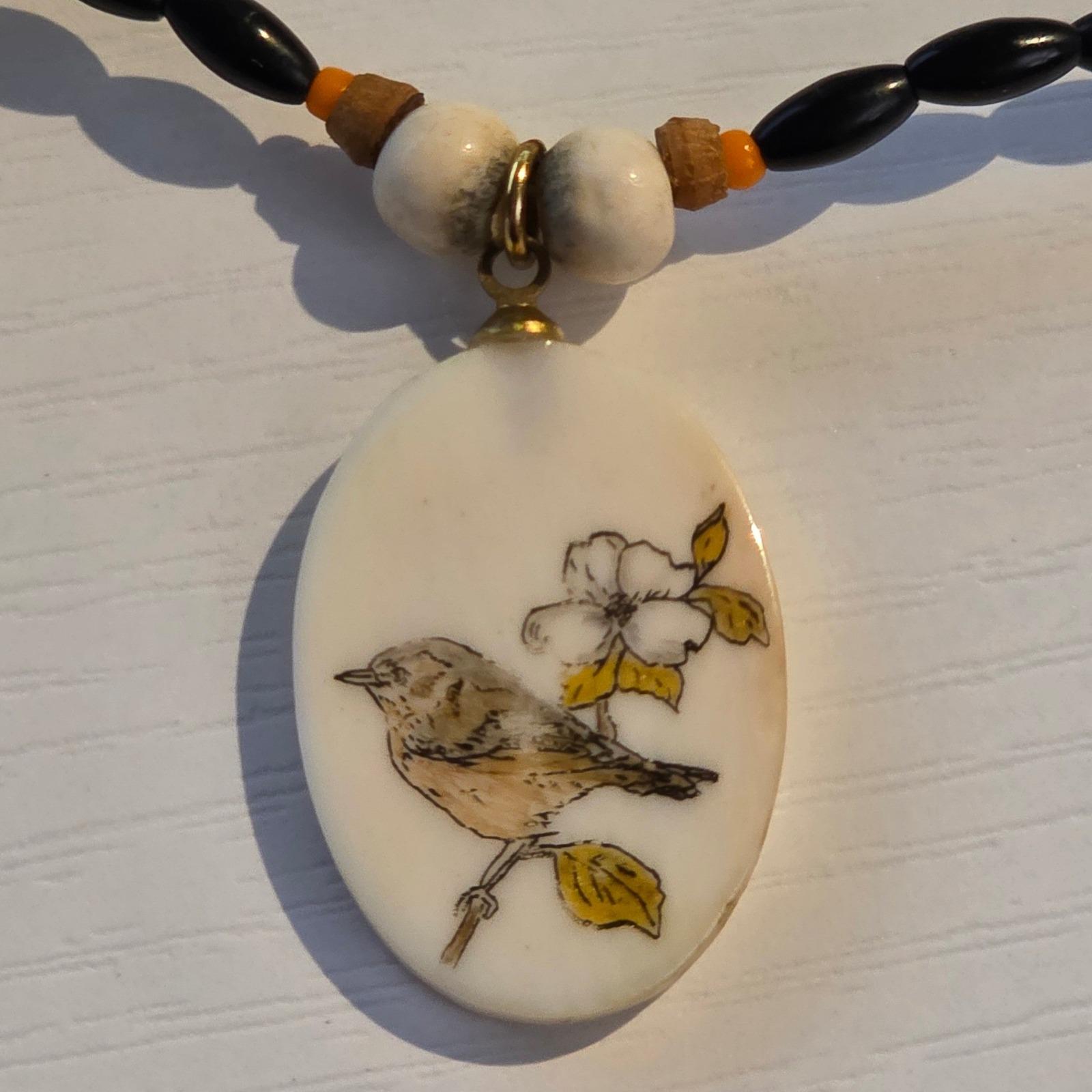 Vintage Scrimshaw Robin Bird Necklace Bone Seed Signed Wanda Stone 1986 24" - View 11