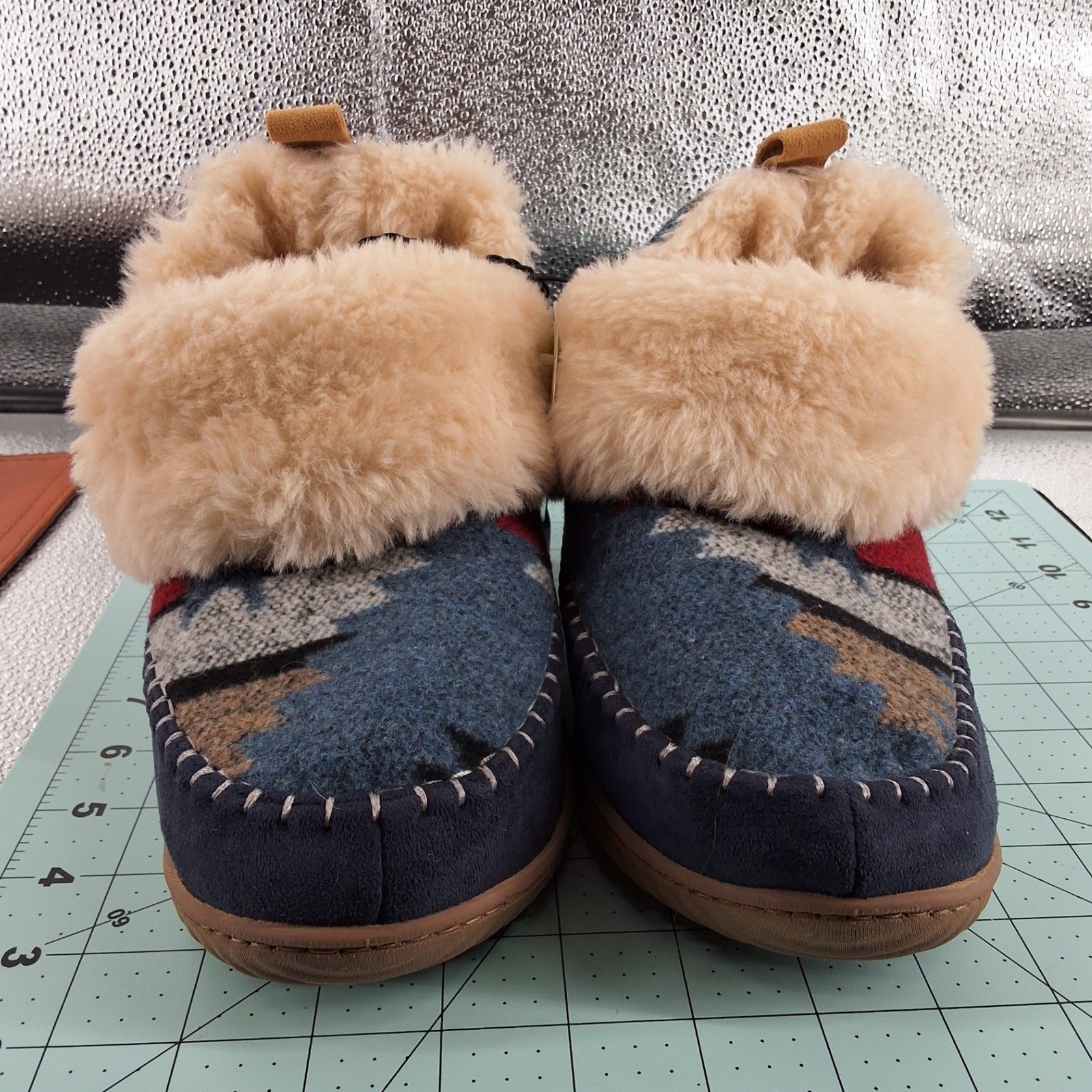 Dearfoams Southwestern Geometric Faux Fur Bootie Slippers Womens Sz 7 - View 4