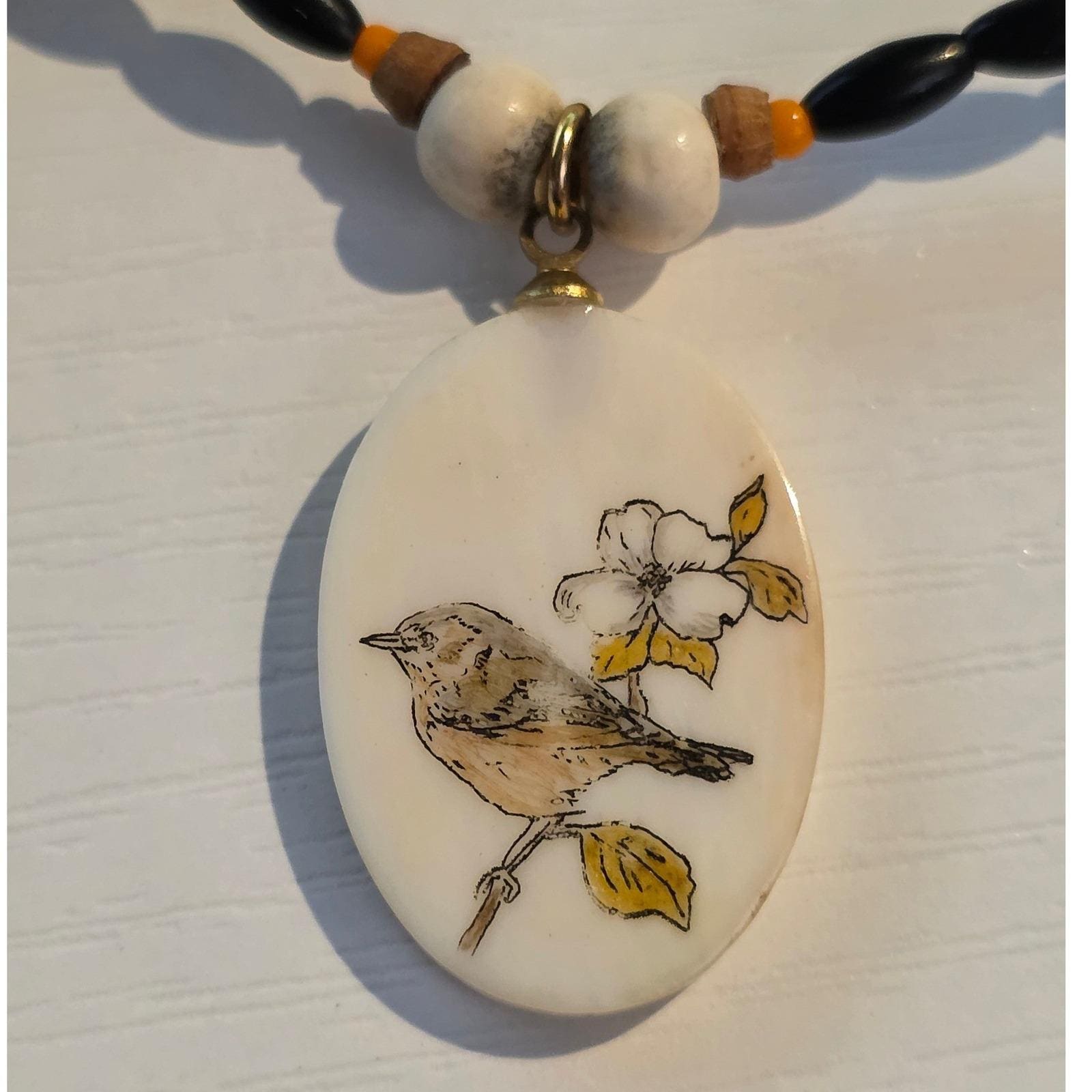 Vintage Scrimshaw Robin Bird Necklace Bone Seed Signed Wanda Stone 1986 24"