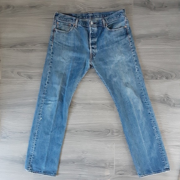 Levis 501 Original Fit Mens Jeans W42 L30 Medium Wash Blue Button Fly Straight - View 8