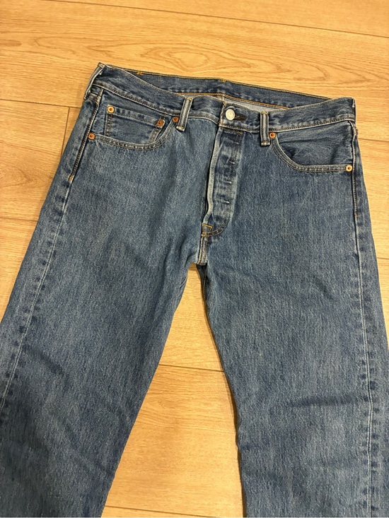 Levis 501 Original Fit Mens Jeans W42 L30 Medium Wash Blue Button Fly Straight - View 13