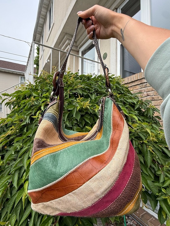 VTG Fossil Classic 75082 Metallic Gold Leather Crescent Hobo Shoulder Bag - View 18