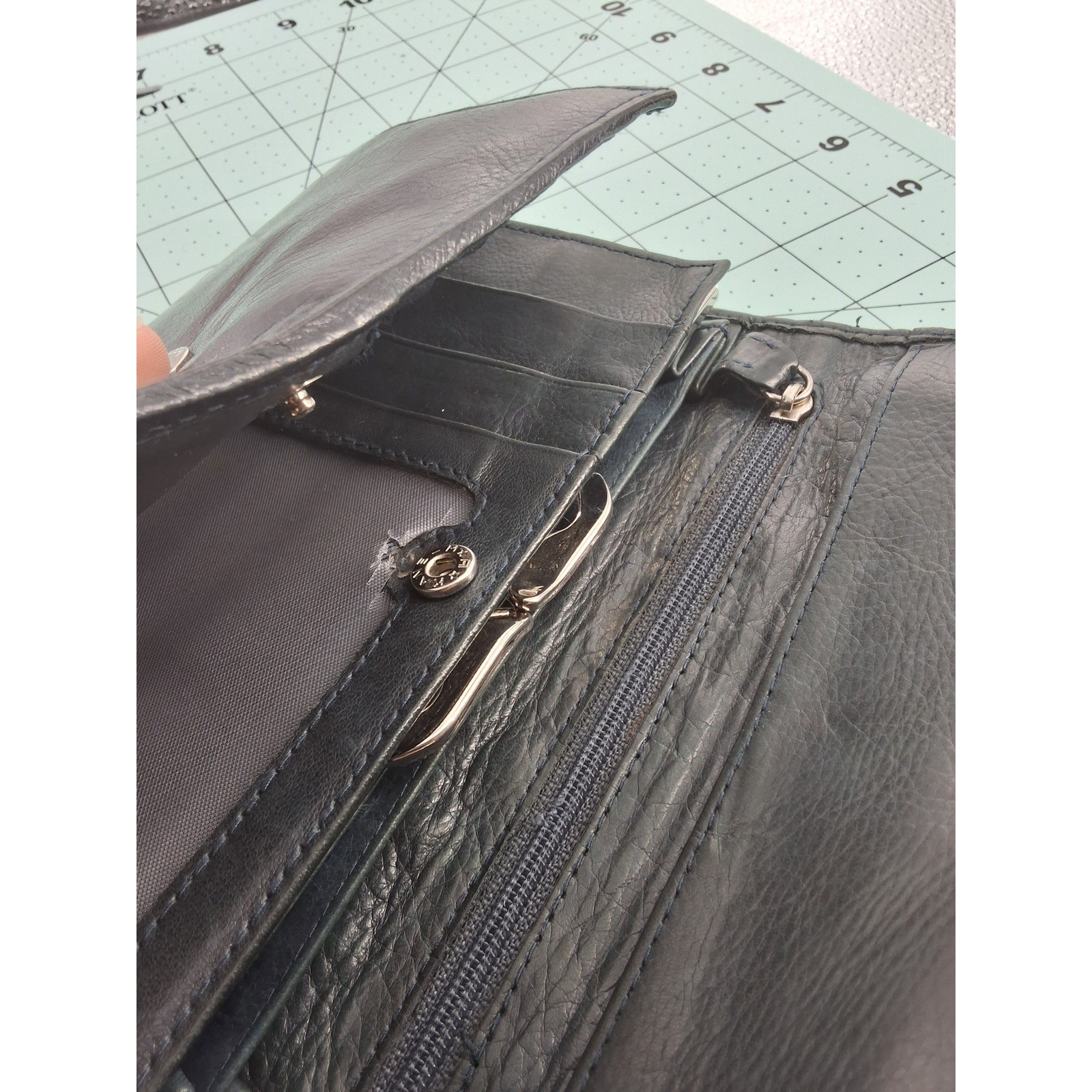 Classic Black Leather Bifold Wallet |‎ Snap Closure | Card Slots - View 10