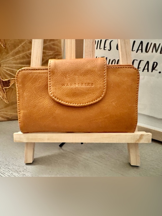 Classic Black Leather Bifold Wallet |‎ Snap Closure | Card Slots - View 11
