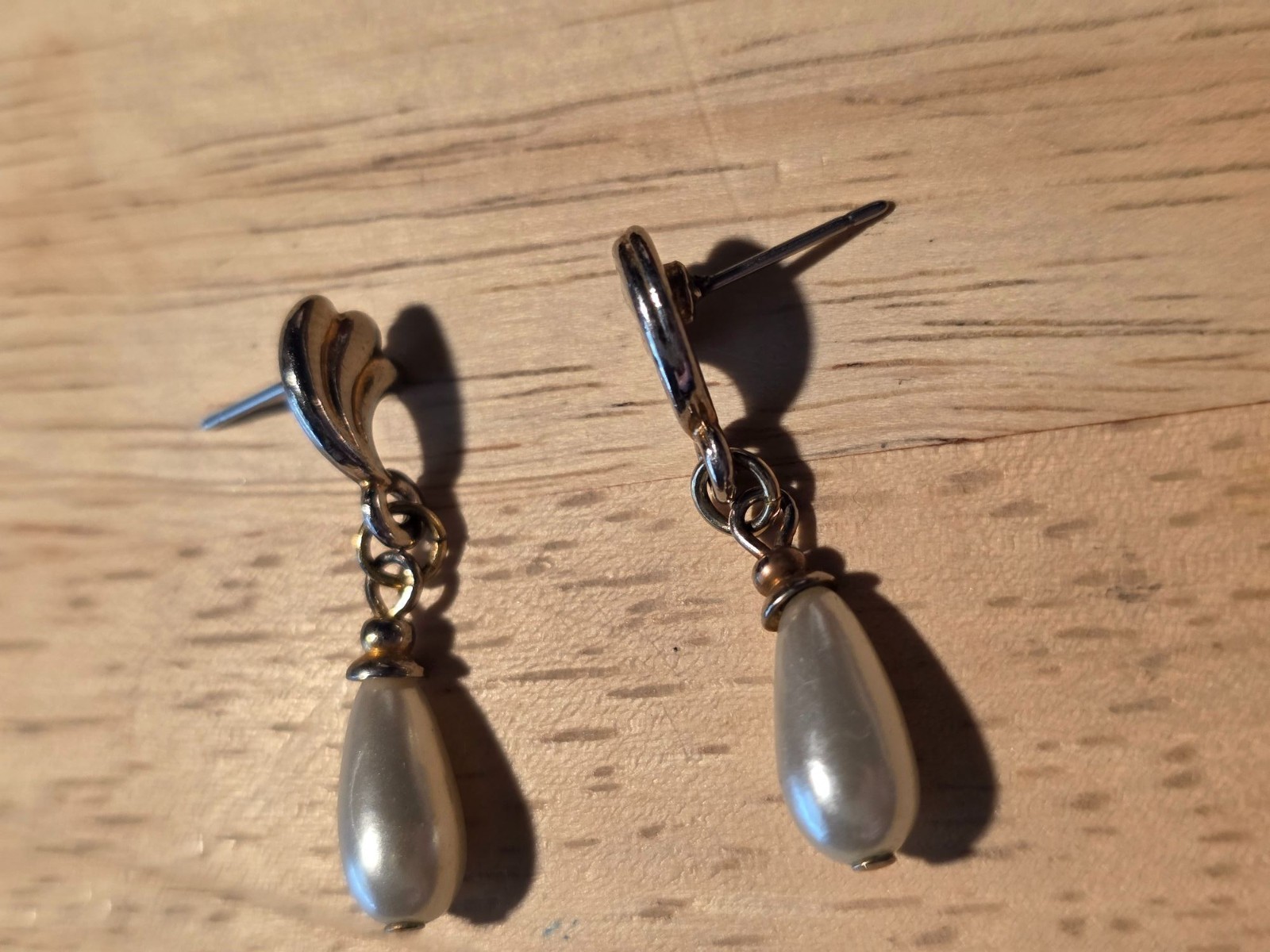 Vintage Gold Tone Faux Pearl Teardrop Earrings Wave Dangle Bridal‎ Post 1.25" - View 4