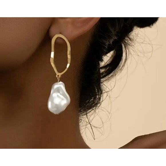 Vintage Gold Tone Faux Pearl Teardrop Earrings Wave Dangle Bridal‎ Post 1.25" - View 18