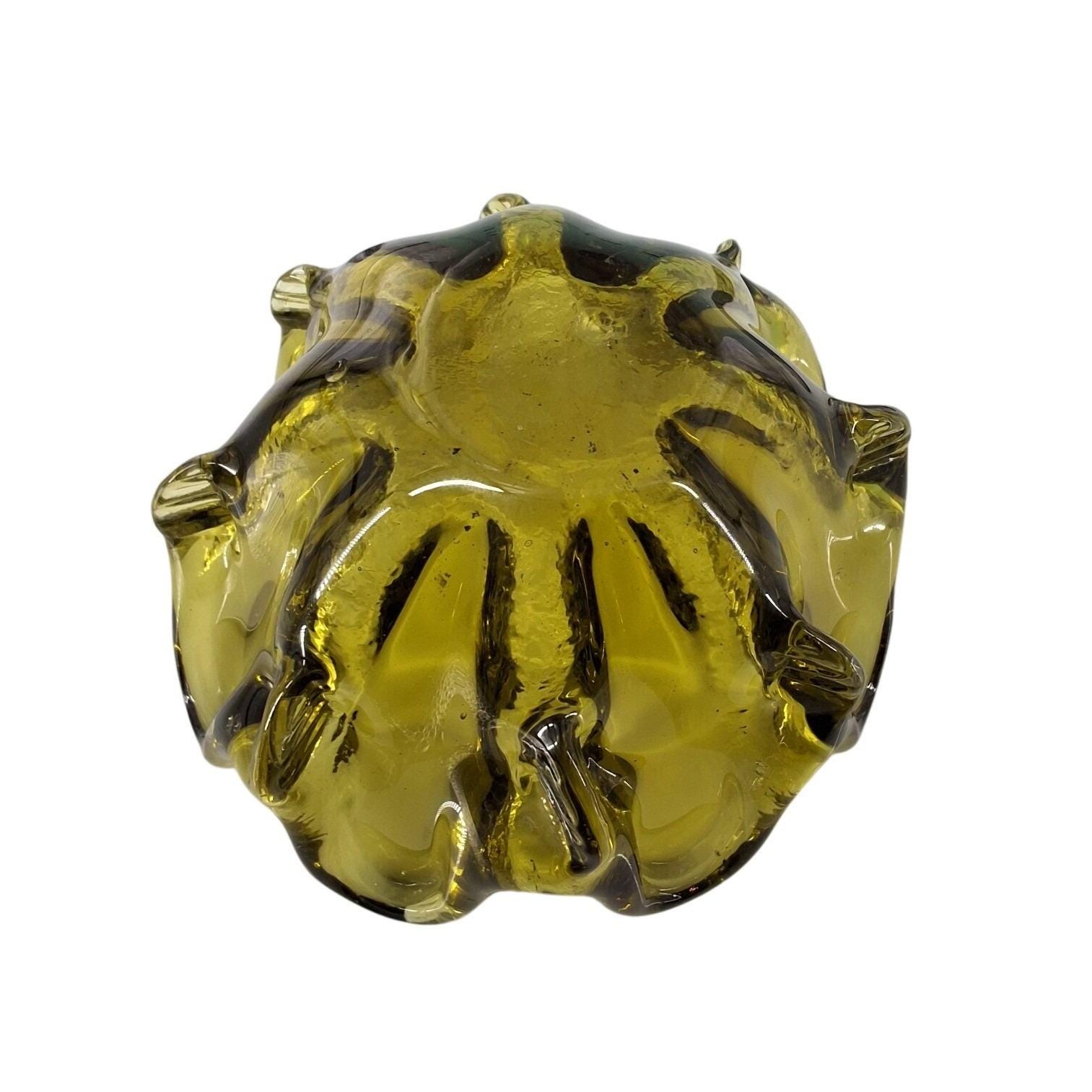 Vintage Anchor Hocking Avocado Green Starburst Ruffled Glass Bowl 4.5"
