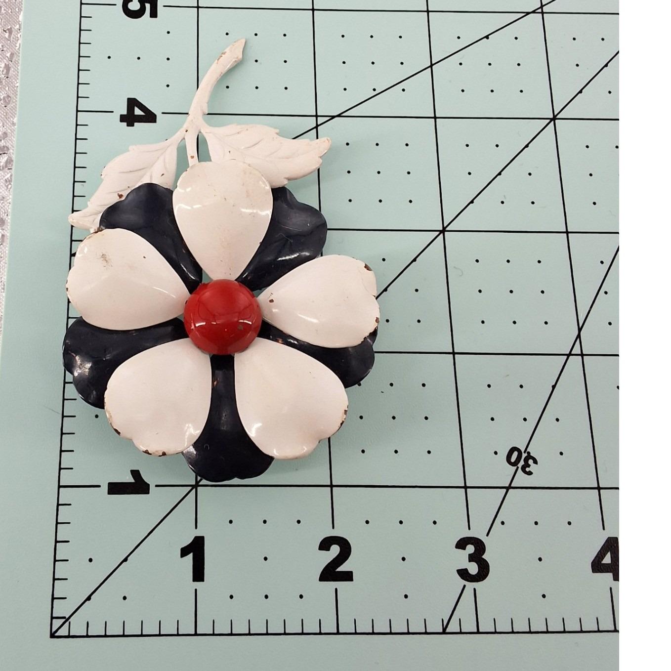 Vintage 60s Mod Enamel Flower Brooch White Black Red Retro Floral Pin 4" - View 4