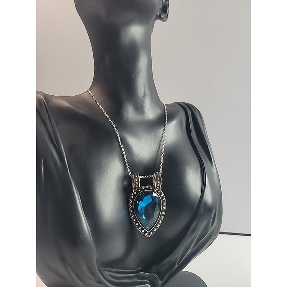 Vintage Art Deco Black Onyx Inlay Rectangular Silver Tone Pendant Charm - View 11