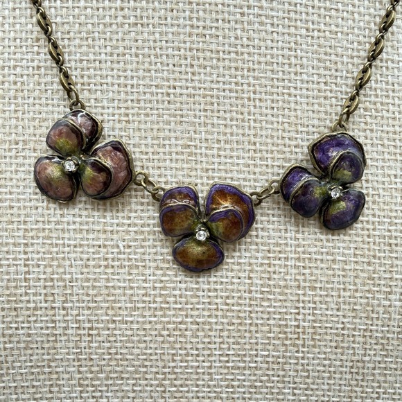 Sweet Romance Vintage Gold Tone Puffed Heart Pendant Necklace - View 7