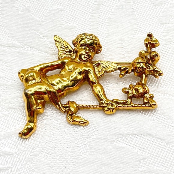 1928 Jewelry Yorkies in Rain Gold Tone Brooch Pink Porcelain Rose Faux Pearl - View 19