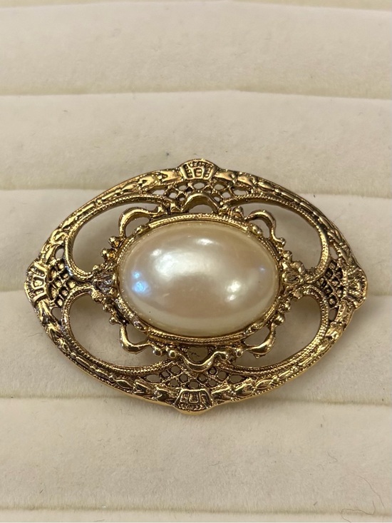 1928 Jewelry Yorkies in Rain Gold Tone Brooch Pink Porcelain Rose Faux Pearl - View 22