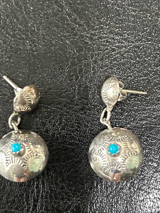 Silver Tone Turquoise Blue Howlite Stone Sunburst Medallion Boho Drop Earrings - View 18