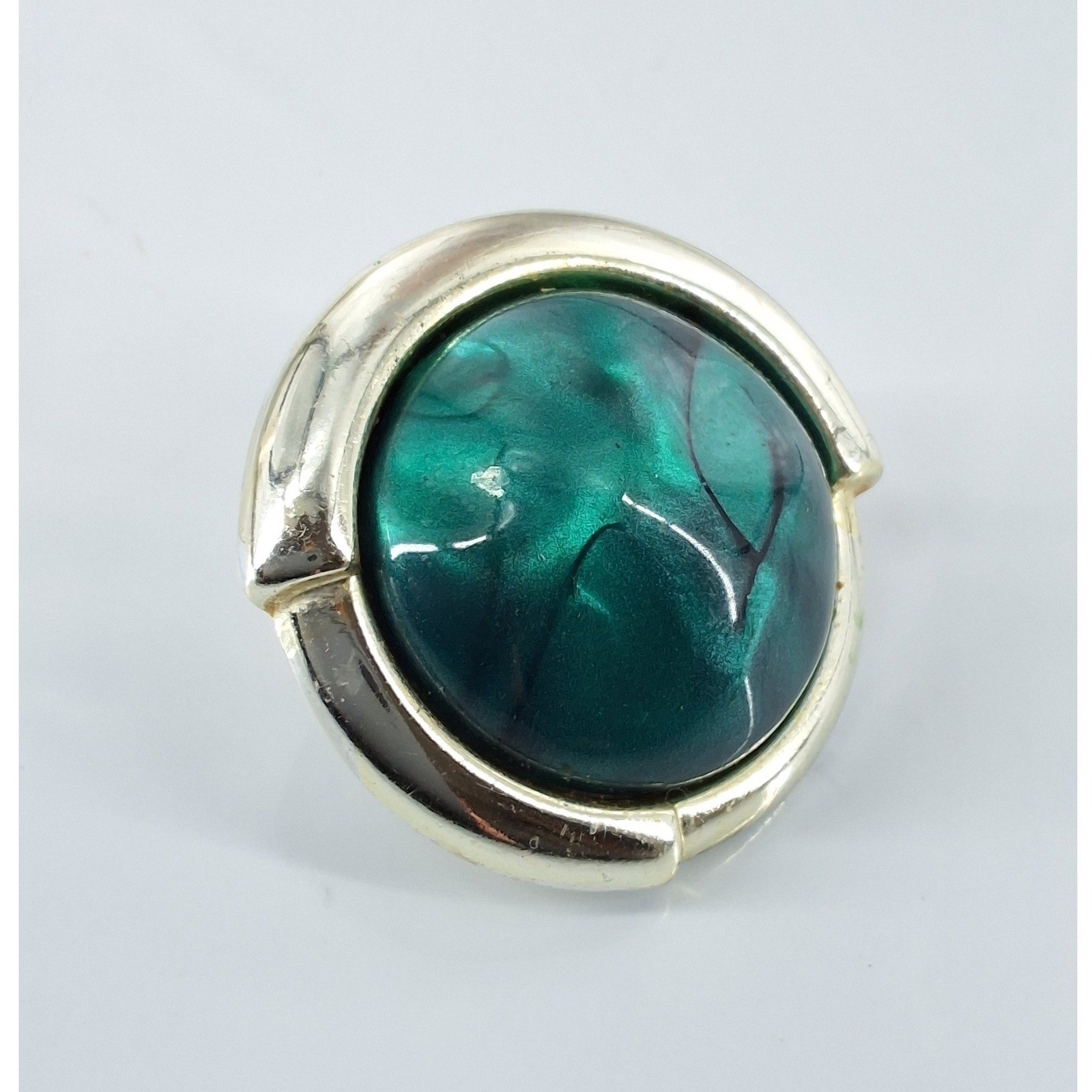 Vintage Emerald Green Marbled Cabochon Gold Tone Round Clip On Earrings 1" - View 5