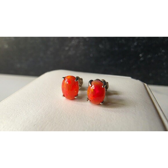 Vintage Blue Cat's Eye Oval Stud Earrings Silver Tone Luminous Chatoyant - View 14