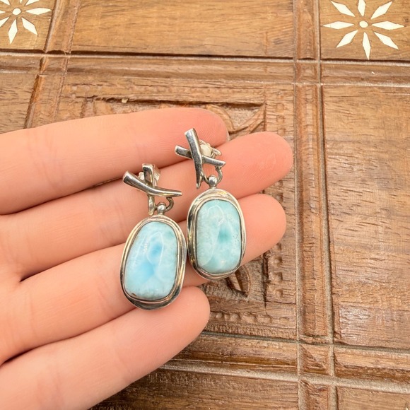 Vintage Blue Cat's Eye Oval Stud Earrings Silver Tone Luminous Chatoyant - View 16