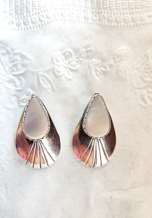 Vintage Sterling Silver 925 Puffed Teardrop Stud Earrings Rope Border - View 9